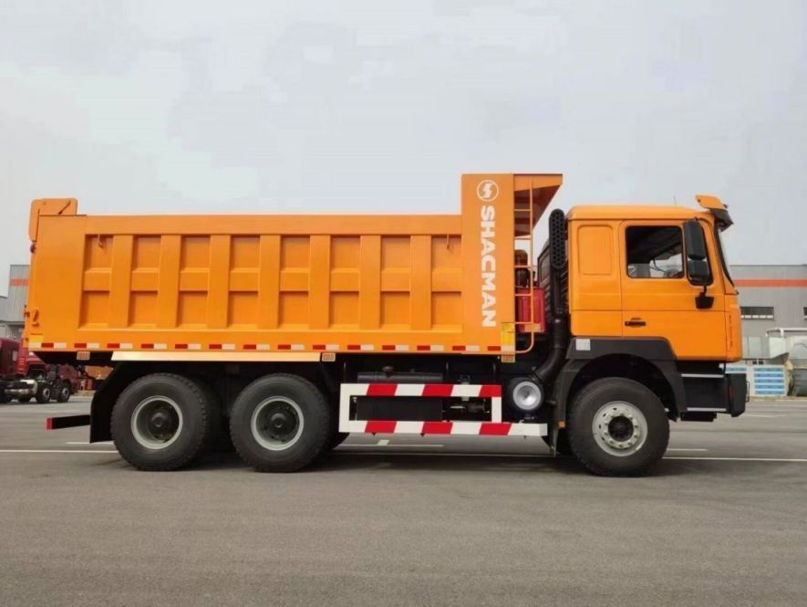 SHACMAN Single Sleeper Dump Truck F3000 6x4 400Hp EuroII Potente prestazioni e capacità di carico utile