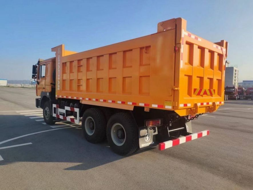 SHACMAN Single Sleeper Dump Truck F3000 6x4 400Hp EuroII Potente prestazioni e capacità di carico utile