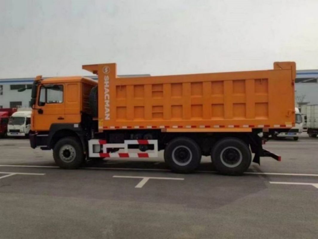 SHACMAN Single Sleeper Dump Truck F3000 6x4 400Hp EuroII Potente prestazioni e capacità di carico utile