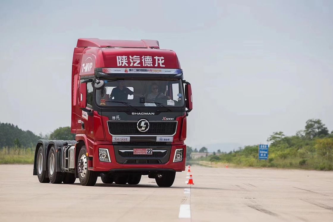 Trattore stradale SHACMAN X5000 6x4 con motore WP12.460E50 e filtro aria ordinario, 460HP EuroV, rosso