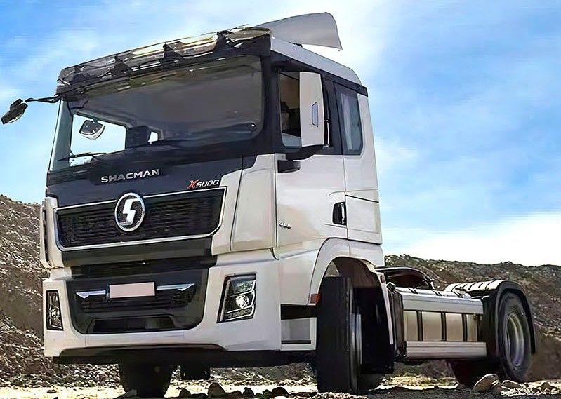Carburante - Trattore stradale SHACMAN X5000 4x2 430CV EuroV con serbatoio carburante da 400L e sospensioni a balestra multistrato