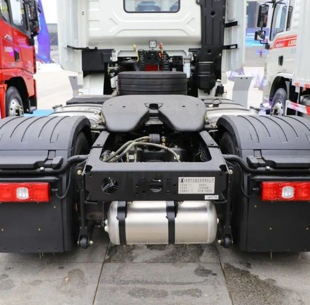 SHACMAN Container Tractor Truck X3000 4*2 Port Terminal Tractor 420hp CUMMINS Motore Marca
