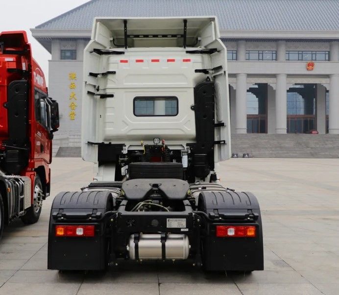 SHACMAN Trattore X3000 CUMMINS 420HP 6X4 4x2 Trattore camion in vendita