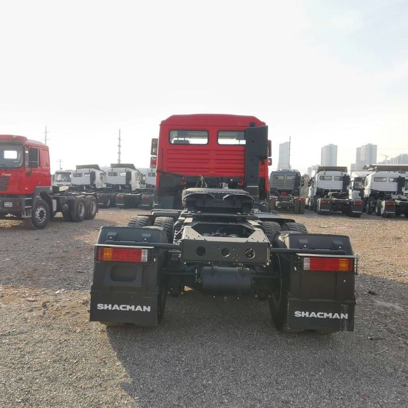 Rosso SHACMAN F3000 375HP Euro V 6 ruote motore di trattore 4x2 WEICHAI