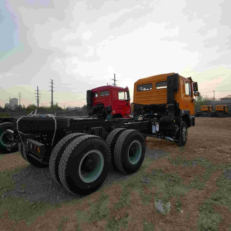 Rosso SHACMAN F3000 375HP Euro V 6 ruote motore di trattore 4x2 WEICHAI