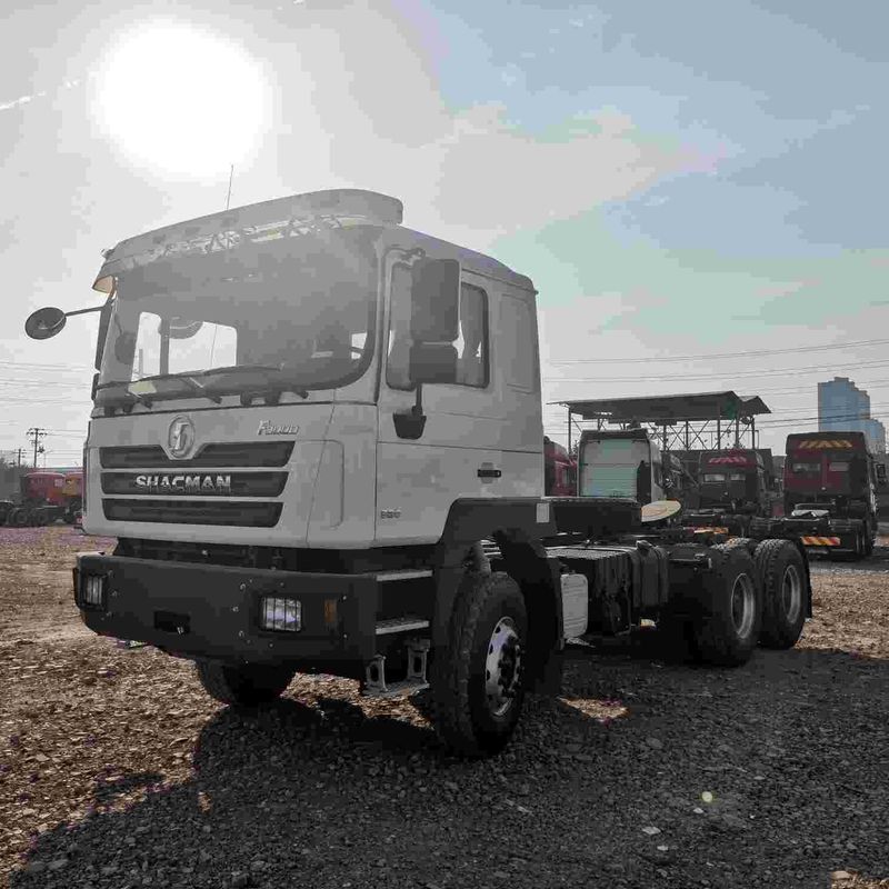 Rosso SHACMAN F3000 375HP Euro V 6 ruote motore di trattore 4x2 WEICHAI