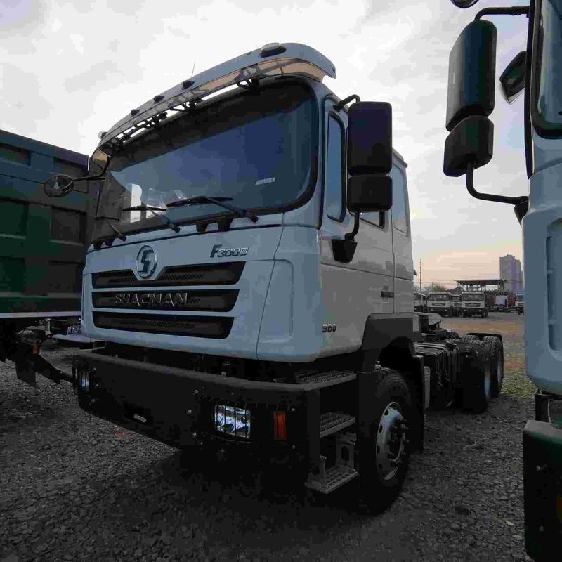 Rosso SHACMAN F3000 375HP Euro V 6 ruote motore di trattore 4x2 WEICHAI