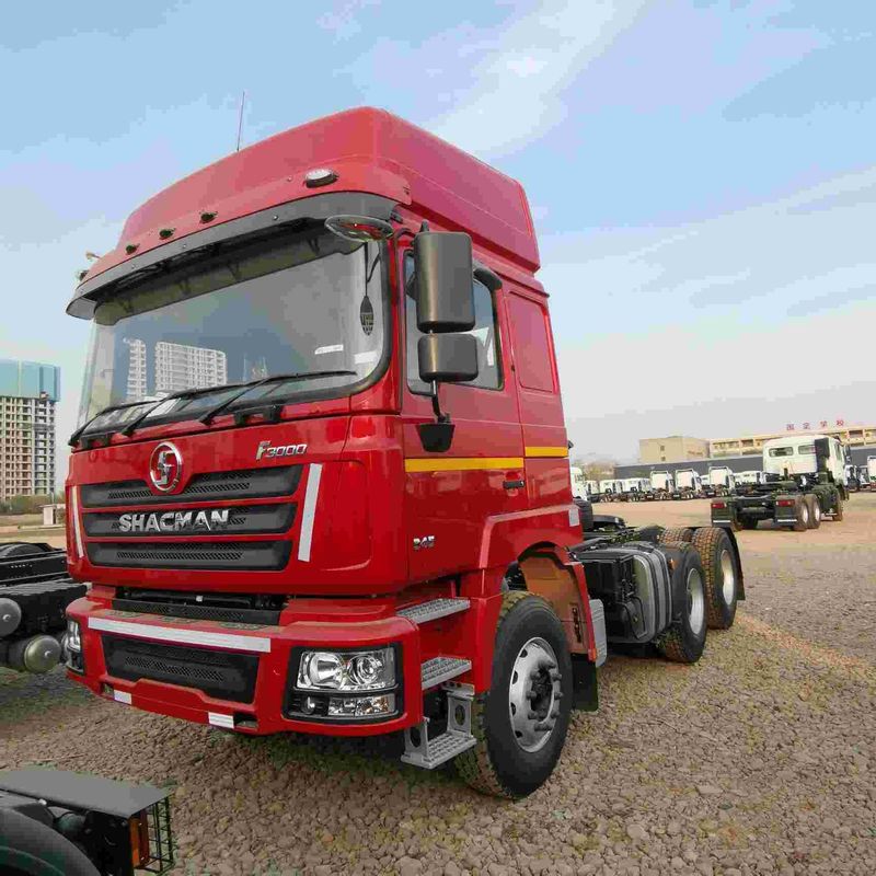 Rosso SHACMAN F3000 375HP Euro V 6 ruote motore di trattore 4x2 WEICHAI