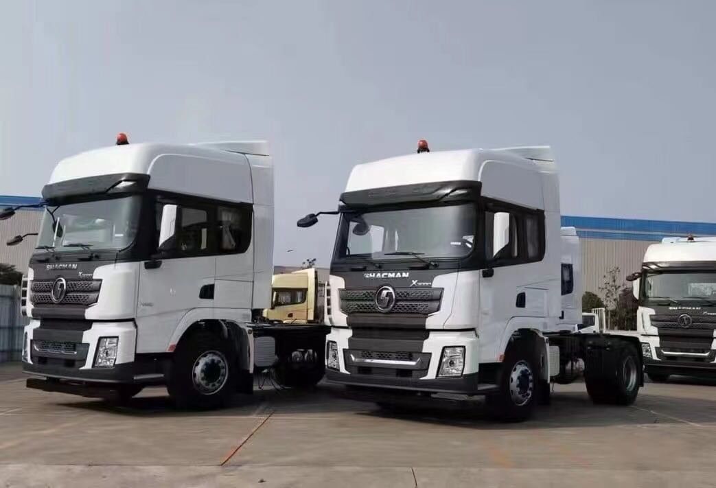 Manuale cambio di marcia 10 ruote trattore camion SHACMAN 430hp X3000 4x2 doppia cabina dormiente testa del trattore