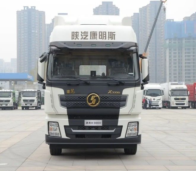 SHACMAN trattore camion 6 ruote X3000 4x2 Conducente sinistro doppio dormiente testa di trattore forte per l'Algeria