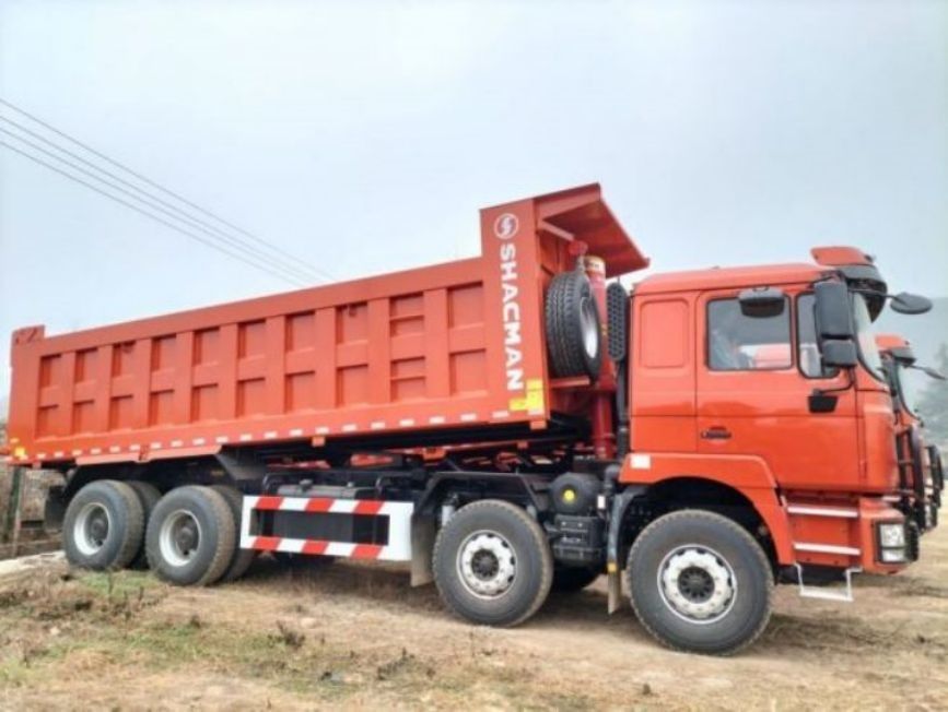 Camion di scarico pesante 20 metri cubi Capacità del corpo di scarico 6x6 6x4 8x4 Tipo di azionamento